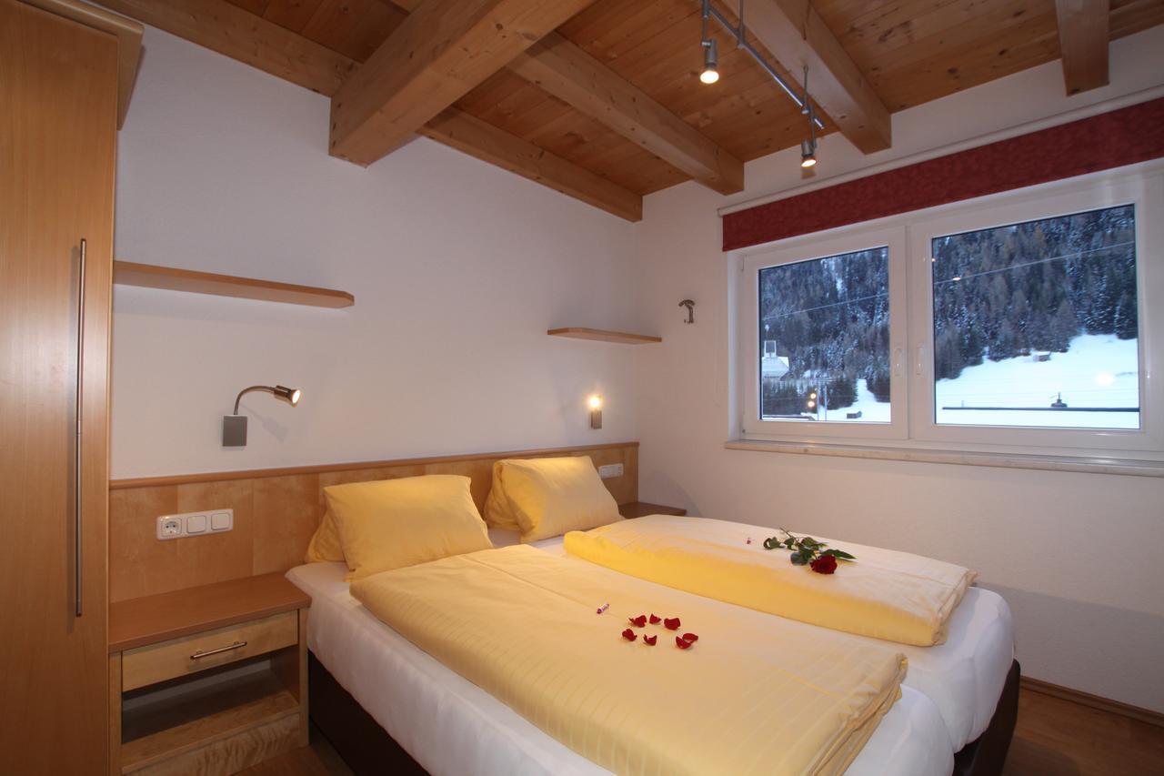 Gaestehaus Alpina Sankt Anton am Arlberg Exterior foto